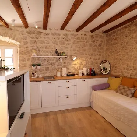 Old Cozy Design Apartament