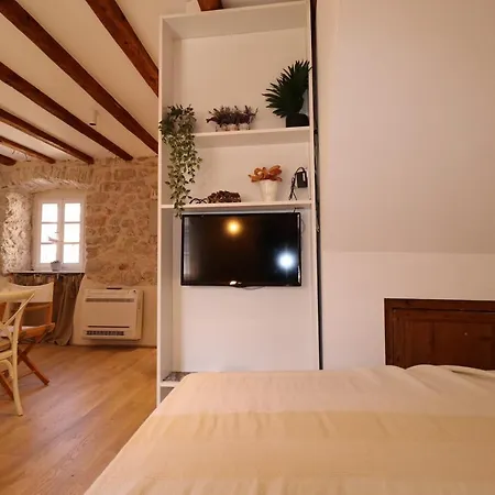 Διαμέρισμα Old Cozy Design Σίμπενικ