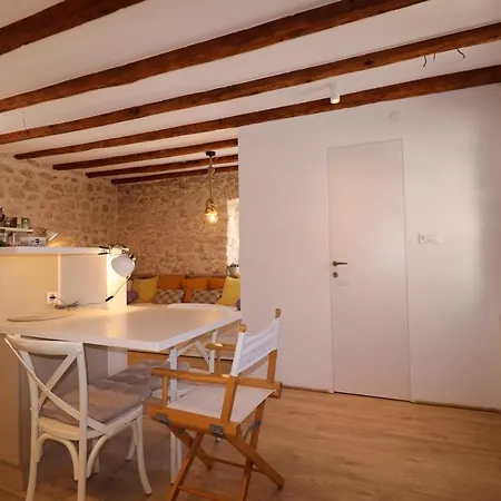 Old Cozy Design Šibenik