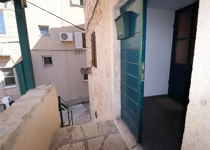 Old Cozy Design * Šibenik